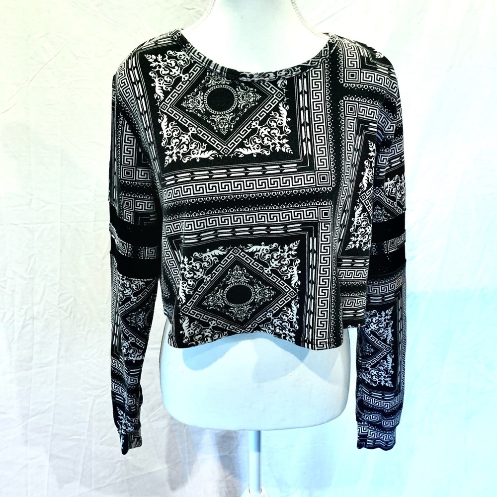Hand made Black and White Patterned Crop Top Mesh Elbows Y2K Goth Grunge Large‎